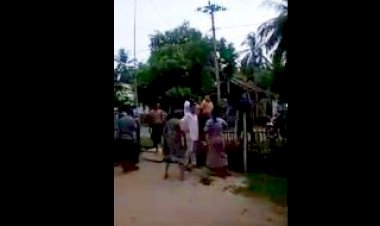 Video Kades Saat Dipukul Nenek Jadi Viral, Bikin Malu dan Dia Lapor Polisi