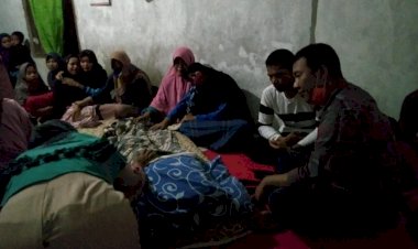Dapat Kabar Warganya Tewas Tenggelam, Bupati Romi langsung ke Rumah Duka