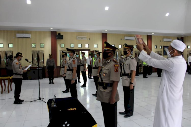 Gunakan Masker, 3 Pejabat Polres Muarojambi Laksanakan Sertijab