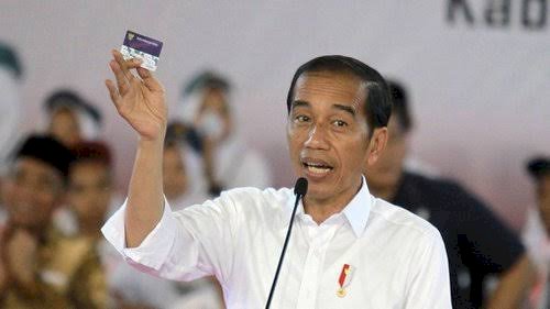 Yuk! Daftar Kartu Pra Kerja Andalan Jokowi, Dapatkan Rp3,55 Juta