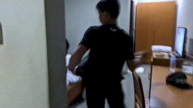 Bukannya Isolasi di Rumah, Pasangan Bukan Muhrim Ini Malah Isolasi di Kamar Hotel