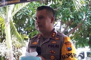 Viral Foto Bermesraan Oknum Anggota Polri, Begini Kata Kapolres Probolinggo