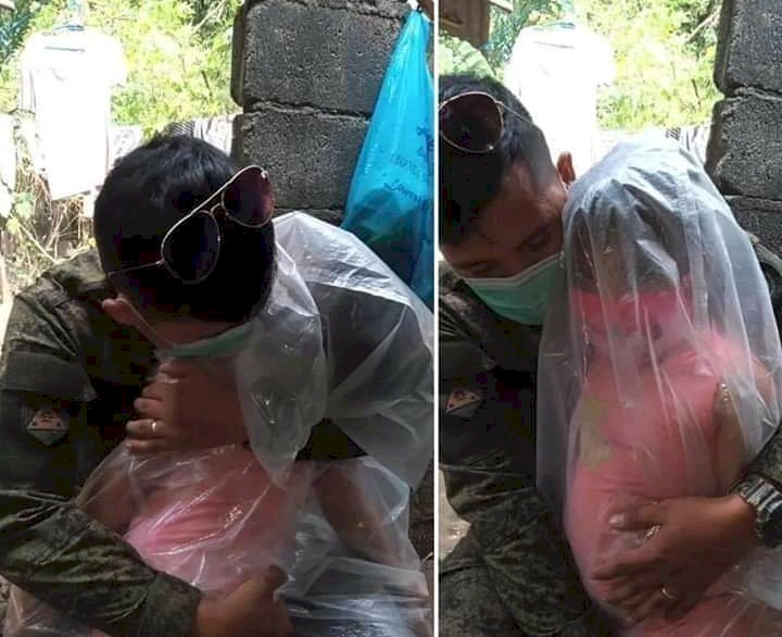 Bikin Haru! Lepas Rindu Seorang Ayah Garda COVID-19 Peluk Anak Pakai Plastik