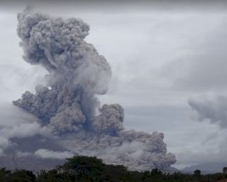 Tiga Gunung Api di Indonesia Ini Berstatus Siaga