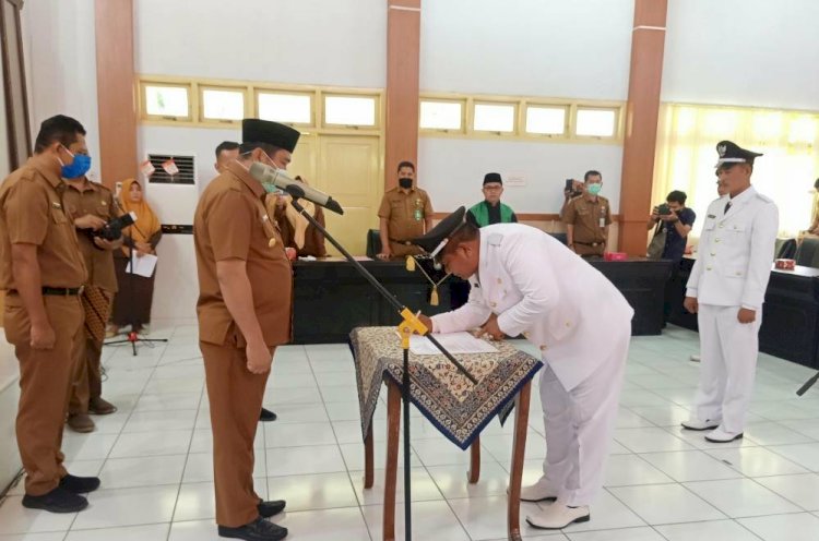 Bupati Bungo Mashuri Lantik 10 Rio/Kades di Pelepat Ilir