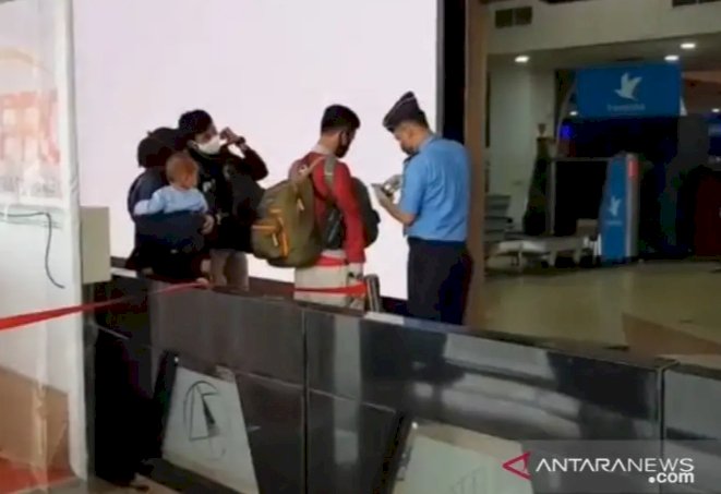 Nah Loh! Meski Mudik Dilarang, Penumpang Masih Berdatangan ke Bandara Halim