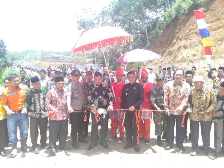Bupati Bungo Resmikan Jembatan Sungai Batang Asam