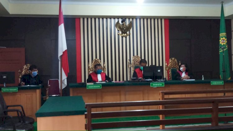 Melalui Sidang Online, Hakim Vonis Kades Papauh Tanjab Barat 2 Tahun 10 Bulan