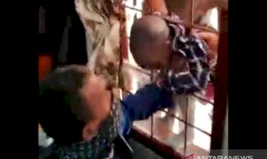 Heboh Bocah Ini Tersangkut di Teralis, Begini Aksi Damkar Selamatkan Sang Anak