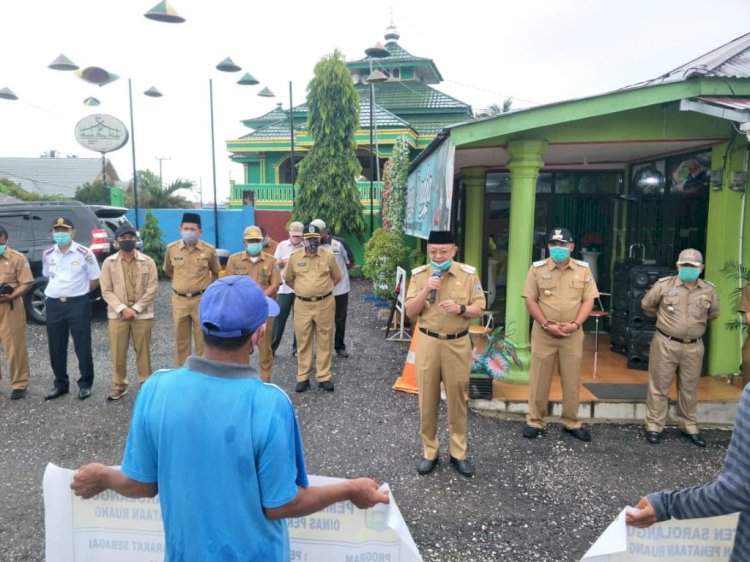 Didampingi Wabup, Bupati Sarolangun Tinjau Program Padat Karya