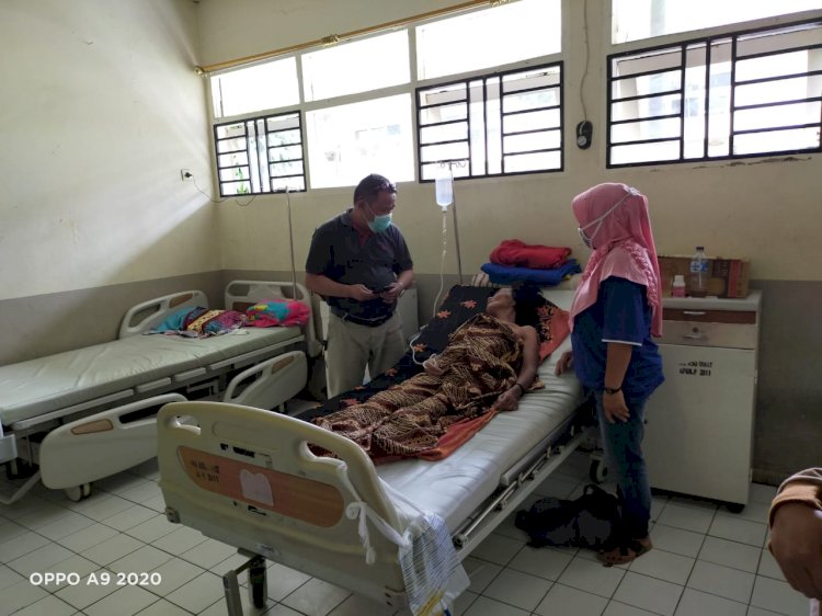 Tak Miliki Biaya, Nenek di Kerinci Ini Dibantu Relawan untuk Operasi Penyakitnya