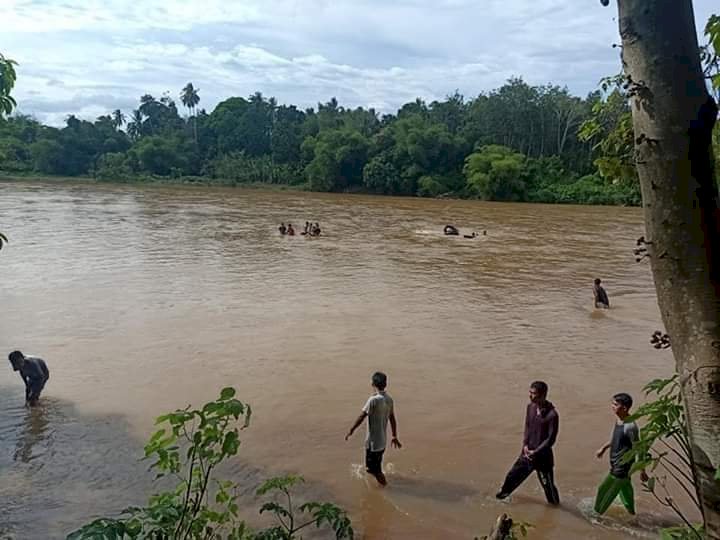 Mandi di Sungai Nenek di Bungo-Jambi Ini Dikabarkan Tenggelam