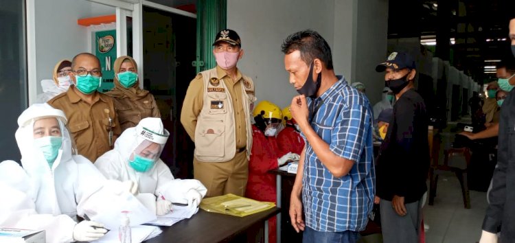 Ratusan Pedagang di Kota Jambi Lakukan Rapid Test, Fasha: Kalau Ada yang Positif, Langsung Kita Bawa ke Rumah Sakit
