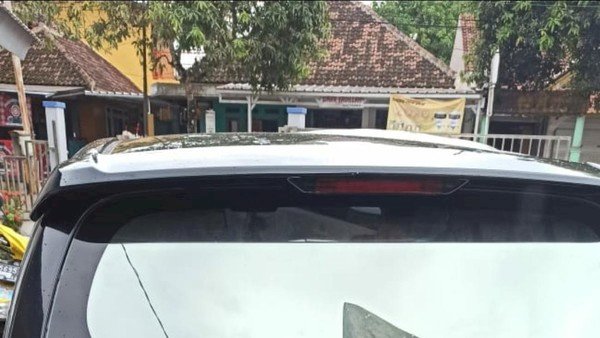 Koplak ASN Ini Kebangetan! Sembunyikan Paket Bansos Gubernur di Mobilnya