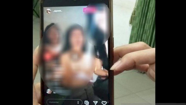 Mahasiswa Ini di Balik Viral Video 3 Siswi SMA Live IG Buka Bra