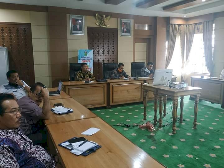 Sekda Munasri Lakukan Teleconference dengan Sekjen Kemendagri RI