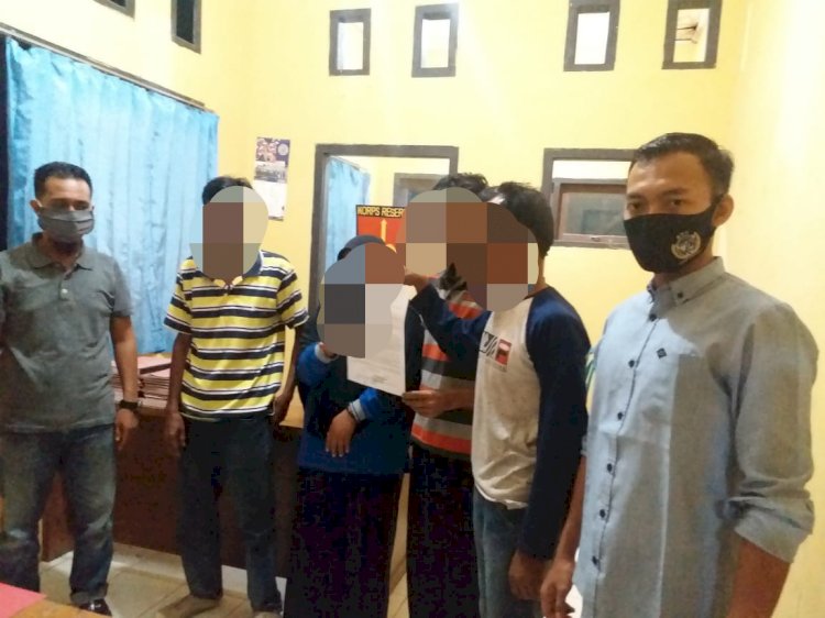 Tak Puas dengan Suaminya, Perempuan di Merangin Ini "Main" dengan 2 Pria Sekaligus