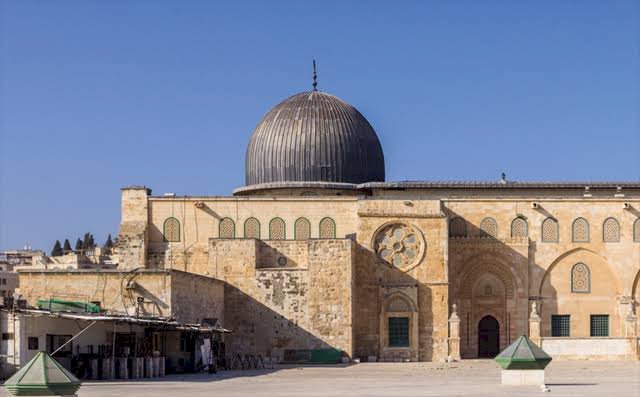 Komplek Masjid Al Aqsa Hari Ini Dibuka, Jemaah Wajib Pakai Masker