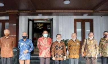 Purnawirawan TNI Temui Jokowi di Istana Bogor Bicarakan Ideologi