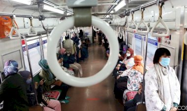 Viral! Penumpang KRL Ketiduran dan Terkunci di Gerbong, Sempat Telpon Call Center KCI Tapi Tak Dijawab