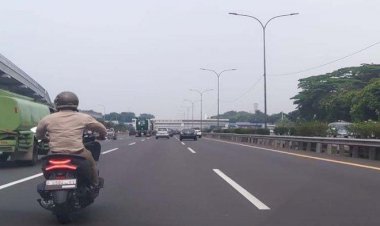 Viral Pemotor Ngebut Masuk Tol Jagorawi, Pengunggah: Masa Boxer Kalah Sama PCX?