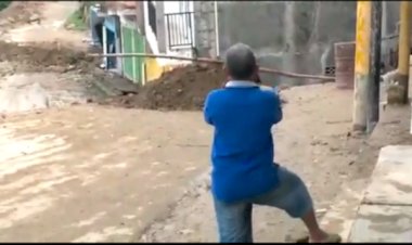 Detik-detik Jalan & Rumah Longsor Masuk Jurang di Palopo, Begini Faktanya...