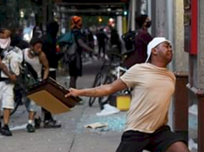 Viral! Perusuh di Amerika Bertato 'Peta Indonesia', Begini Penjelasan Kemlu