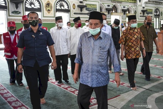 Begini Protokol Kesehatan di Masjid Al Azhar Jakarta Sebelum Sholat Jumat, Dihadiri JK dan Jimly Asshiddiqie