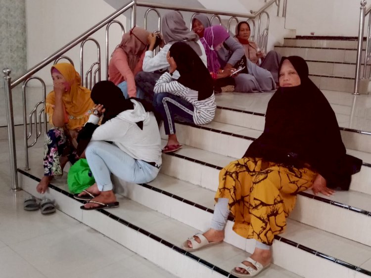 Tak Terima Digusur, Puluhan Pedagang Gang Siku Datangi DPRD Kota Jambi