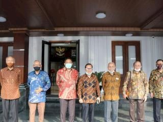 Purnawirawan TNI Temui Jokowi di Istana Bogor Bicarakan Ideologi