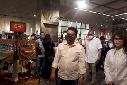 Tinjau Pasar, Wagub Riza minta Pengelola Mal Tingkatkan Pengawasan Protokol Kesehatan