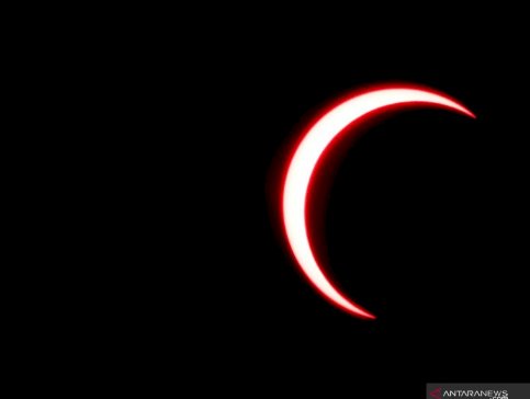 Warga Jakarta Bisa Lihat Gerhana Matahari Secara Online
