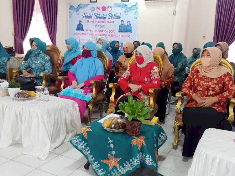 Hadapi New Normal, Ketua TP PKK Bungo Halal Bihalal Bersama Ketua TP PKK Provinsi Jambi Melalui Vidcon