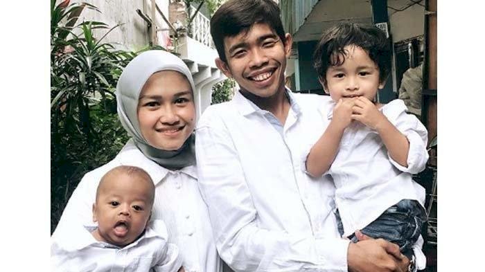 Dede Sunandar Kini Berjualan Cireng, Sule Sambangi ke Rumahnya dan Bantu Ini