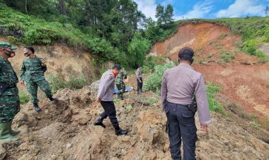Longsor Tutupi Jalan Lintas Sungaipenuh-Tapan, Begini Kondisinya