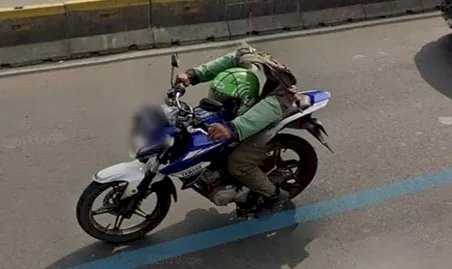 Ojek Online Satu Ini Bikin Ngeri, Berkeliaran di Jalan Tanpa Kepala dan Viral