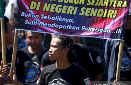 Ada 1.032.960 Pekerja di Rumahkan, Begini Kata DPR Soal Bonus Pekerja di RUU Ciptaker