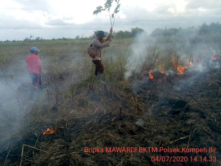 Dengan Alat Seadanya, Karhutla di Muarojambi Berhasil Dipadamkan