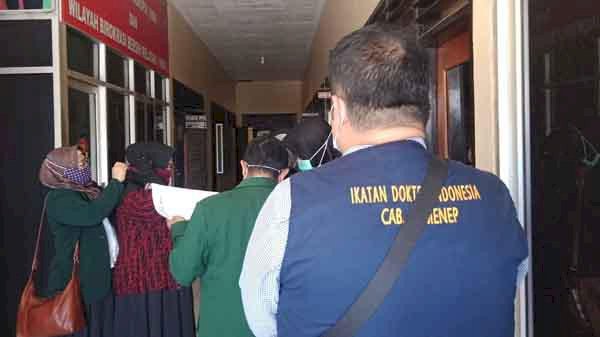 Ketua IDI Sumenep Laporkan Lima Akun Media Sosial ke Polisi