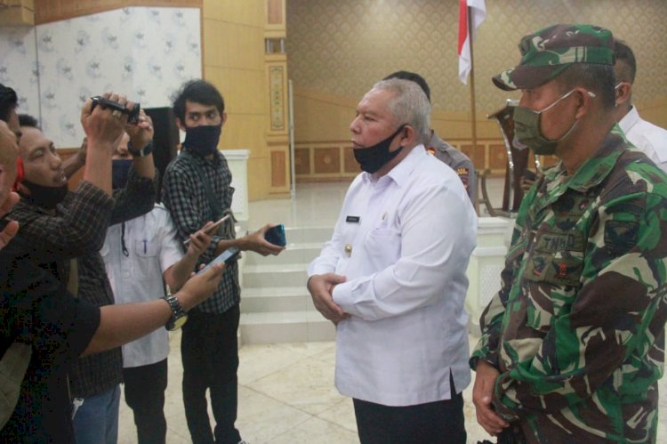 Konflik Warga dan PT WKS, Bupati Safrial Sarankan Tempuh Jalur Hukum