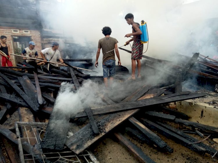 Rumah Anak Kades di Bungo-Jambi Ludes Terbakar, Damkar Disuruh Putar Balik