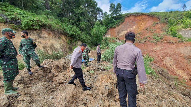Longsor Tutupi Jalan Lintas Sungaipenuh-Tapan, Begini Kondisinya