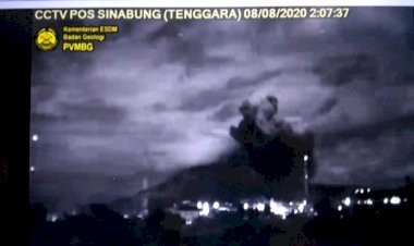 Gunung Sinabung Erupsi Pertama di Masa Pandemi Covid-19