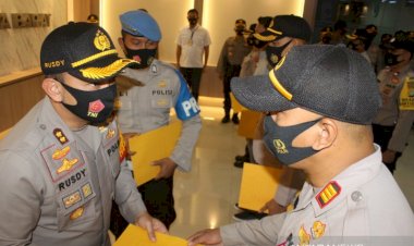 Polisi yang Dianiaya kala Bongkar Narkoba Diberi Penghargaan