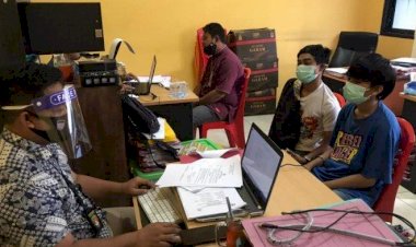 Sudah Menuduh Curi HP, 4 Pemuda Ini Gebuki Sahabat Sendiri Hingga Babak Belur