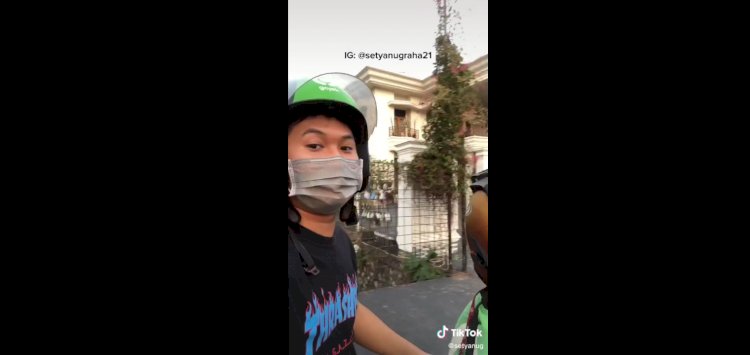 Viral! Pemuda Tajir Melintir Ini Pesan Ojek Online Hanya ingin Keliling Rumahnya