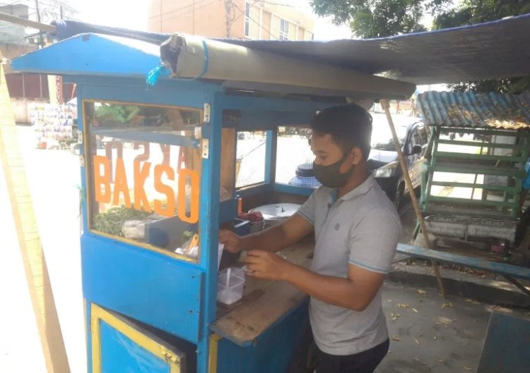 Viral! Pria Ini Jual Bakso Rp5 Ribu Meski dalam Kondisi Pandemi Covid-19