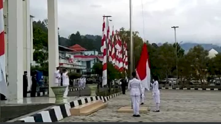 Upacara HUT RI di Sungaipenuh Pengibar 3 Orang, Peserta Masih Ratusan Orang