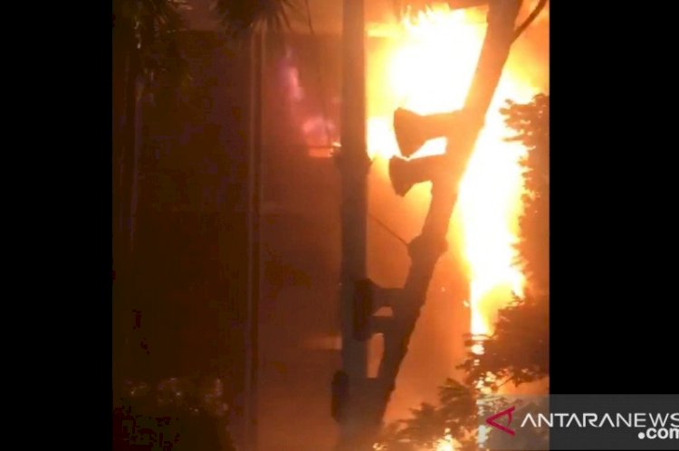 BREAKING NEWS!! Gedung Kejaksaan Agung RI Terbakar