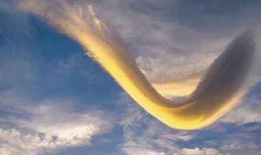 Viral Awan Huruf V di Wonosobo, Pertanda Apa?